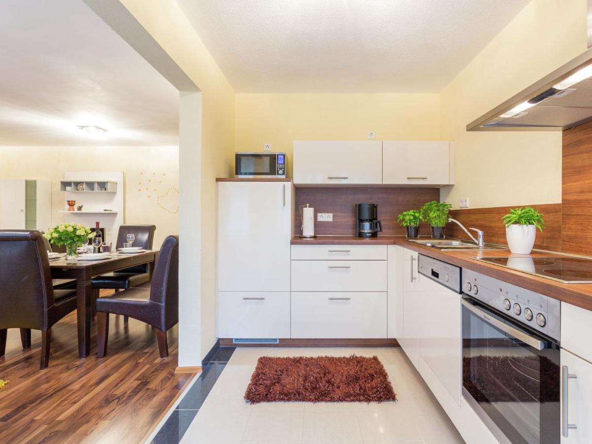 Gorgeous In With Swimming Pool Apartment *